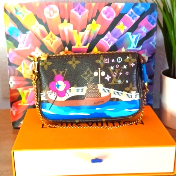 Louis Vuitton Handbags - Louis Vuitton Vivienne 2019 Christmas collection Pochette Gandola.